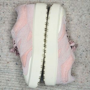 New balance 302s (pink)